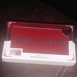 Truly Sinful Eyeshadow Palette